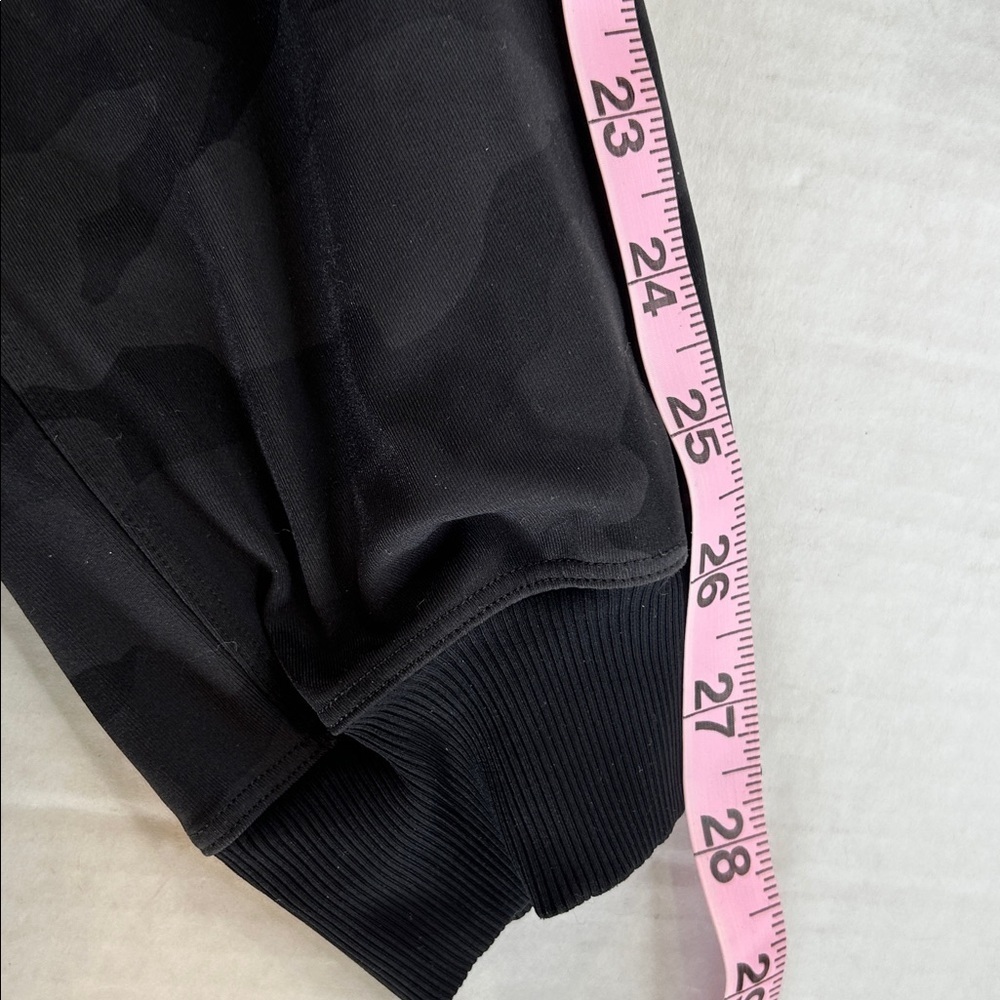 LULULEMON ATHLETIC JOGGER STRETCH HIGH RISE IN HERITAGE CAMO PANTS SZ 6 - Picture 10 of 11